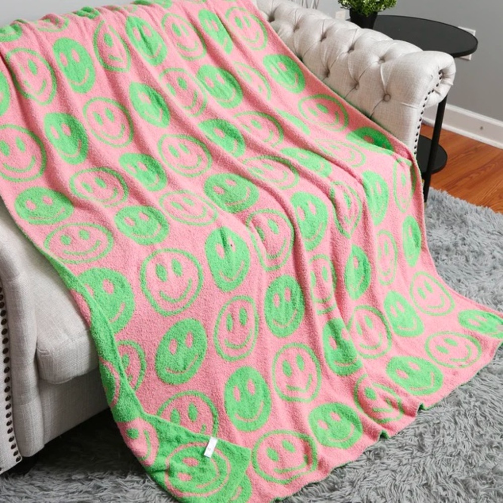Comfyluxe SMILEY FACE PATTERN LUXURY SOFT THROW BLANKET